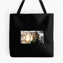 Rising Starlet Emily Alyn Lind Bags