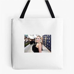 Red Carpet Queen Emily Osment Bags
