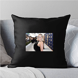 Red Carpet Queen Emily Osment Pillows Cover