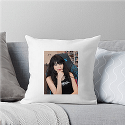 Emiru Just Chatting & Gaming Design Emiru Pillows Cover