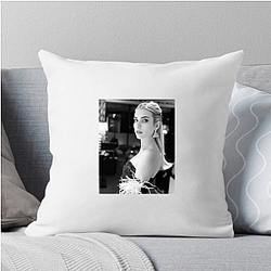 Emma Roberts' aunt is actress Julia Roberts Emma Roberts Pillows Cover