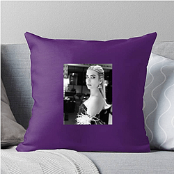 Emma Roberts' aunt is actress Julia Roberts Emma Roberts Pillows Cover