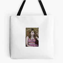 Emma Roberts is known for her roles in American Horror Story Emma Roberts Bags