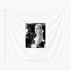 Emma Roberts' aunt is actress Julia Roberts Emma Roberts Tapestries