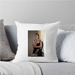 Emma Roberts has a versatile acting career Emma Roberts Pillows Cover