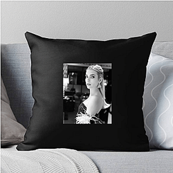 Emma Roberts' aunt is actress Julia Roberts Emma Roberts Pillows Cover