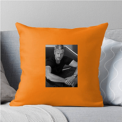 Eric Dane played the character Dr Mark Sloan Eric Dane Pillows Cover