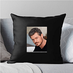 Eric Dane is a prominent TV actor Eric Dane Pillows Cover