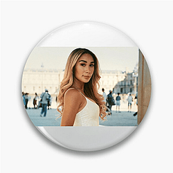 Eva Gutowski – Girl Next Vibe Eva Gutowski Pins