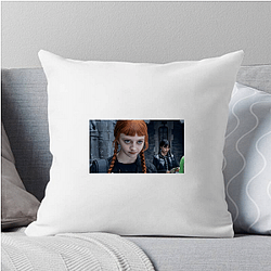 Red Carpet Queen Evie Templeton Pillows Cover