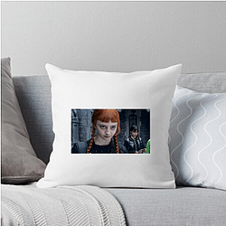 Red Carpet Queen Evie Templeton Pillows Cover