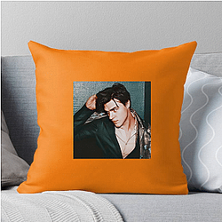 Finn Wittrock is a Juilliard graduate Finn Wittrock Pillows Cover