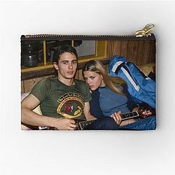 James Franco en drukke Philipps achter de schermen van Freaks Geeks Zipper Pouch