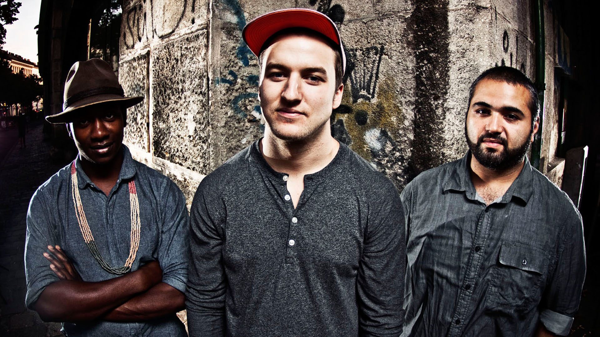 The fusion of jazz, metal, and electronic sounds in Animals As Leaders music