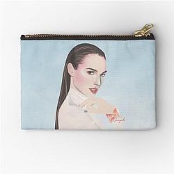 66 Gal Gadot Pouch