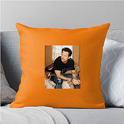 Hitmaking Singer-Songwriter Gary Allan Pillows Cover