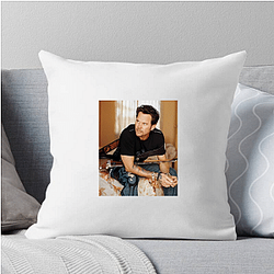 Hitmaking Singer-Songwriter Gary Allan Pillows Cover