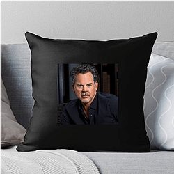 Chart-Topping Artist Gary Allan Pillows Cover