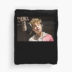 Gavin Magnus singer Duvet Cover