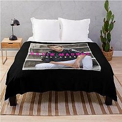 gavin magnus hollaback Throw Blanket