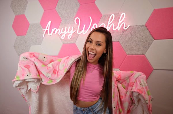 Discover the Hottest Styles at Amyy Woahh's Merch Shop!