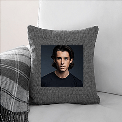 Versatile Actor Georgie Farmer Pillows Cover
