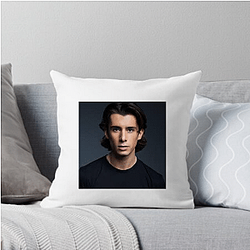 Versatile Actor Georgie Farmer Pillows Cover