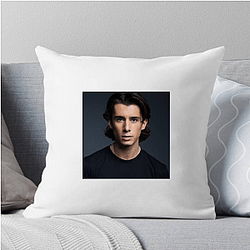 Versatile Actor Georgie Farmer Pillows Cover