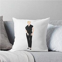 Gillian Anderson Critic's Choice Awards 2021 Throw Pillow