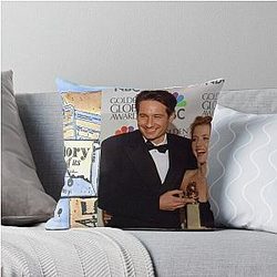 David Duchovny and Gillian Anderson Golden Globes throw pillow