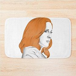 Gillian Anderson as Scully drawing a Bath Mat