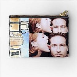 David Duchovny and Gillian Anderson iconic photoshoot Zipper Pouch
