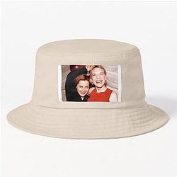 Gillian Anderson tweets Cate Blanchett's Bucket Hat