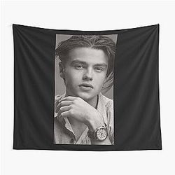 Marcus Baker becoming a part of Ginny and Georgia on Netflix starring Felix Mallard