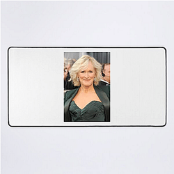Red Carpet Queen Glenn Close Mouse Pads