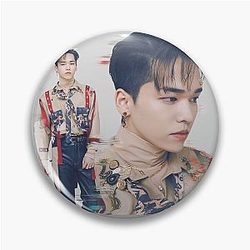 ONF Goosebumps Pin
