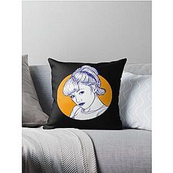 gwen stefani Throw Pillow