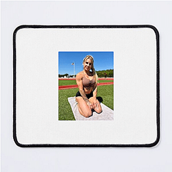 Bantamweight King Hannah Goldy Mouse Pads