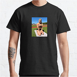 Bantamweight King Hannah Goldy T-Shirts