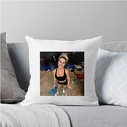 Combat Spirit Hannah Goldy Pillows Cover