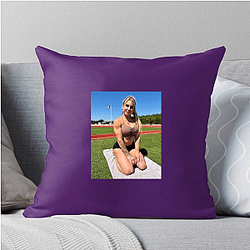 Bantamweight King Hannah Goldy Pillows Cover