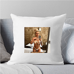 Submission Threat Hannah Goldy Pillows Cover