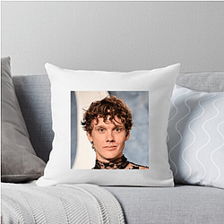 Hollywood Hunk Hunter Doohan Pillows Cover