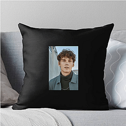 Screen Heartthrob Hunter Doohan Pillows Cover