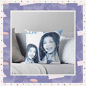 ILLIT Pillows Cover