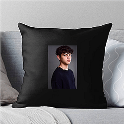 Leading Man Isaac Ordonez Pillows Cover