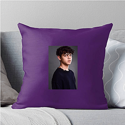 Leading Man Isaac Ordonez Pillows Cover