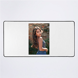 Red Carpet Queen Isabela Merced Mouse Pads