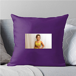 Hollywood Starlet Isabela Merced Pillows Cover