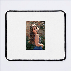 Red Carpet Queen Isabela Merced Mouse Pads